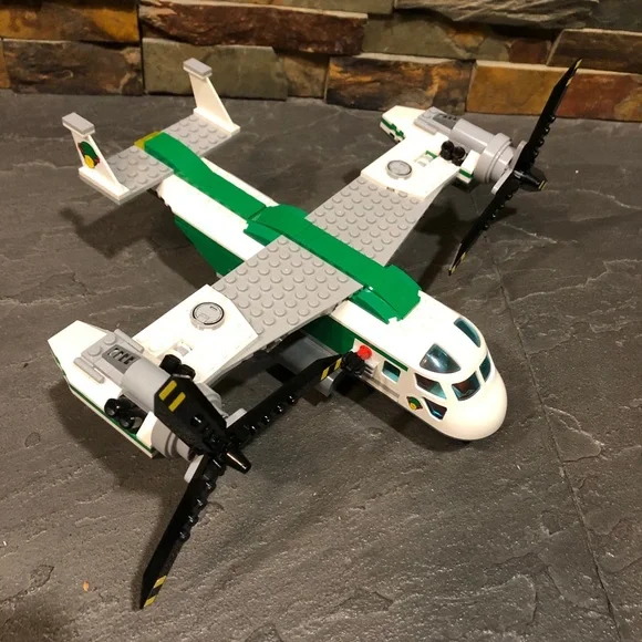 LEGO City ~ Cargo Heliplane ~ 60021 - Picture 5 of 11